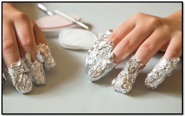 uso correcto del papel de aluminio para uñas